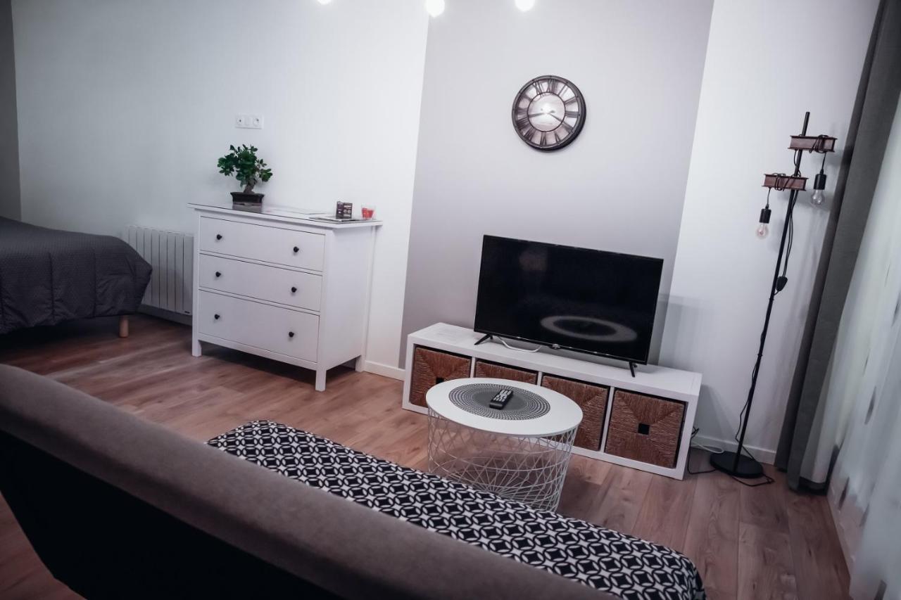Cosy Et Moderne En Centre Ville, Fibre Haut Debit Ernée Exteriör bild
