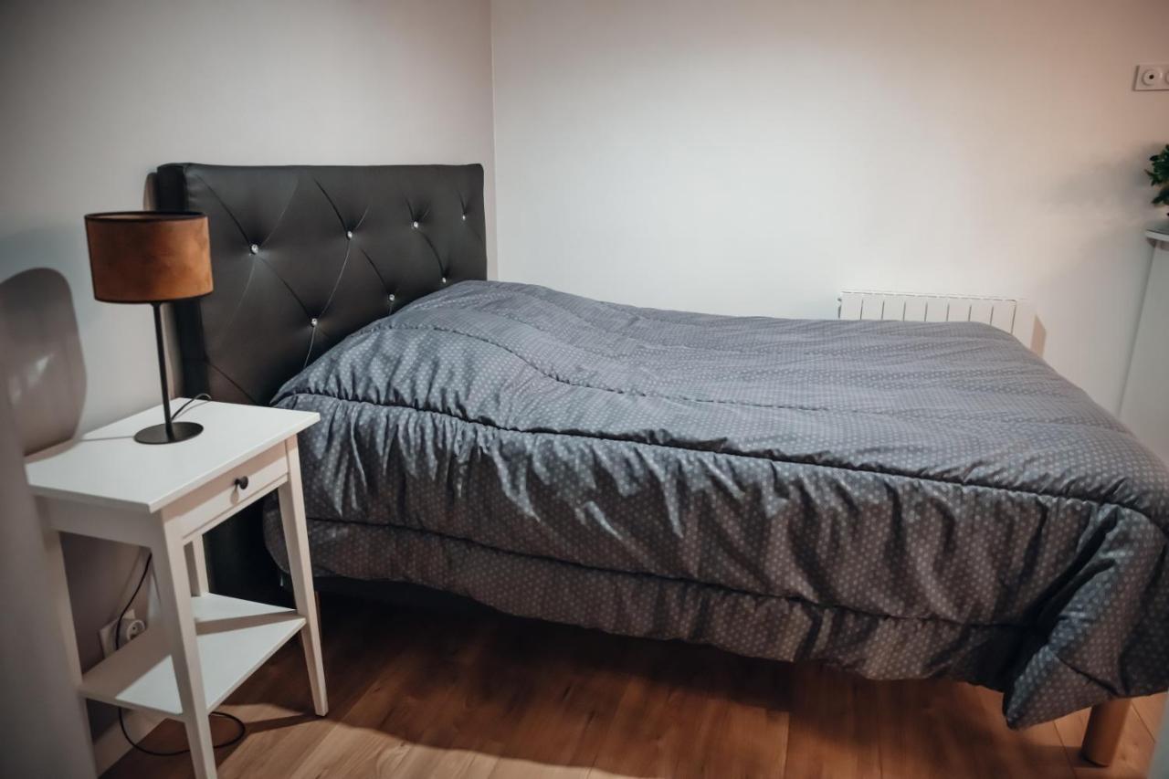 Cosy Et Moderne En Centre Ville, Fibre Haut Debit Ernée Exteriör bild