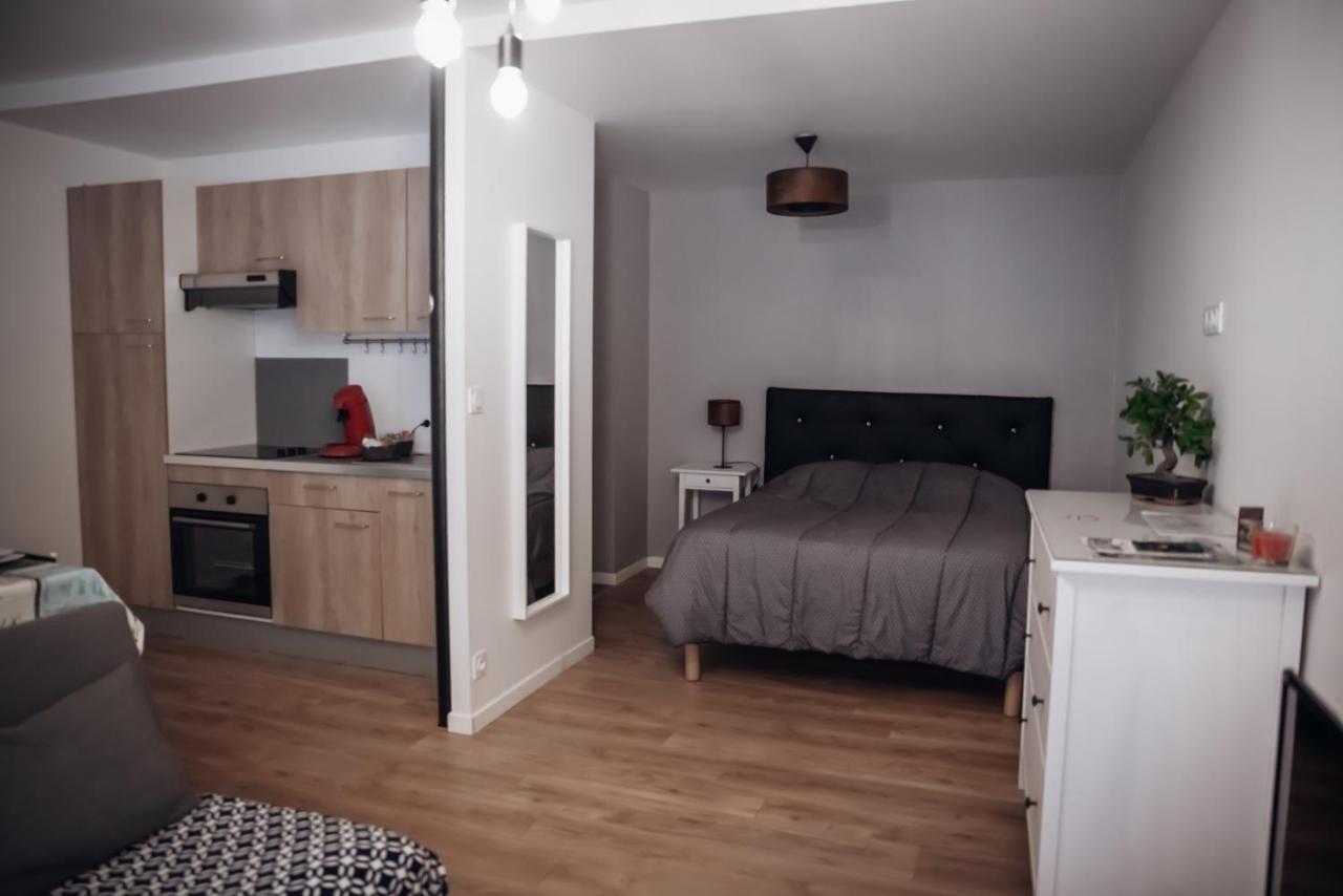 Cosy Et Moderne En Centre Ville, Fibre Haut Debit Ernée Exteriör bild