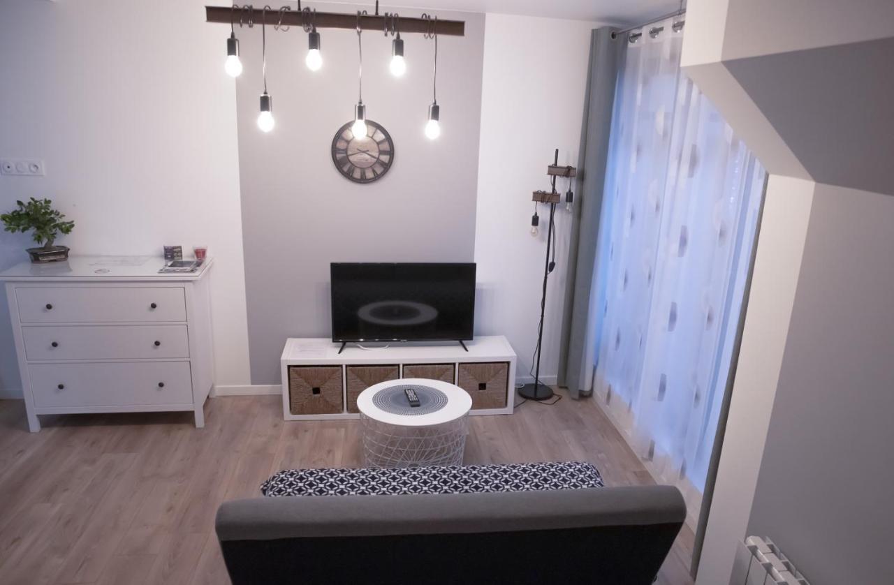 Cosy Et Moderne En Centre Ville, Fibre Haut Debit Ernée Exteriör bild
